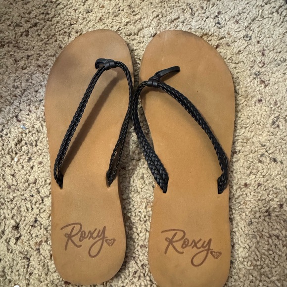 Roxy Women's Black and Tan Sandals 9 - Picture 1 of 3